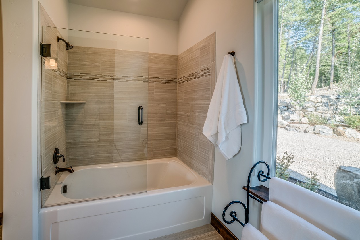 Shower & Tub Installation in Suffolk